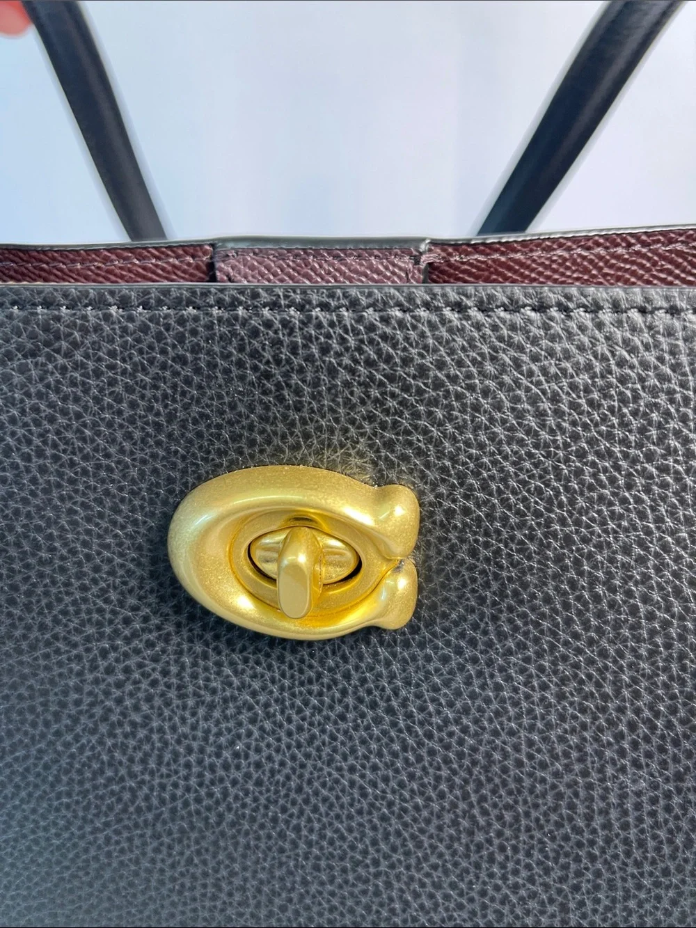 Coach F2439-C0689 Willow Tote 24 Black Leather Turnlock